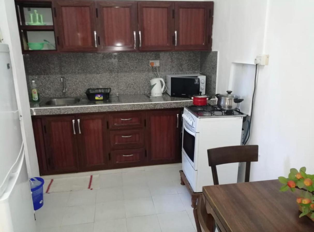 Champs De Mars Apartment Порт Луи Екстериор снимка