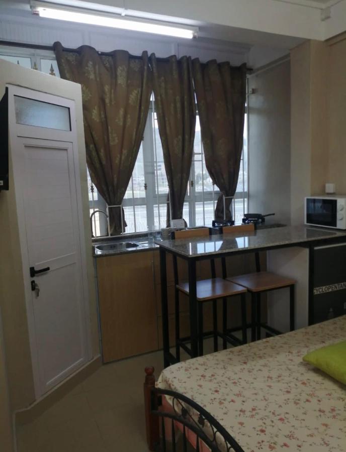 Champs De Mars Apartment Порт Луи Екстериор снимка